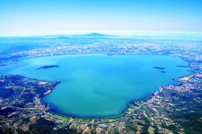 Lago-Trasimeno-veduta-ae