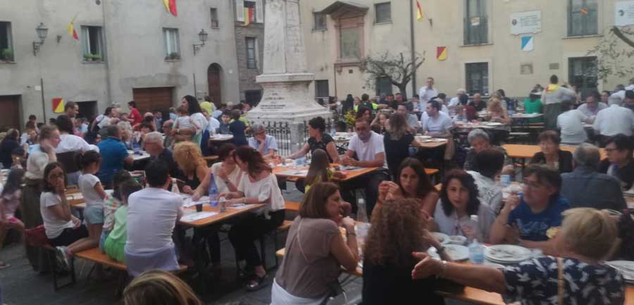 palio-cena-in-piazza