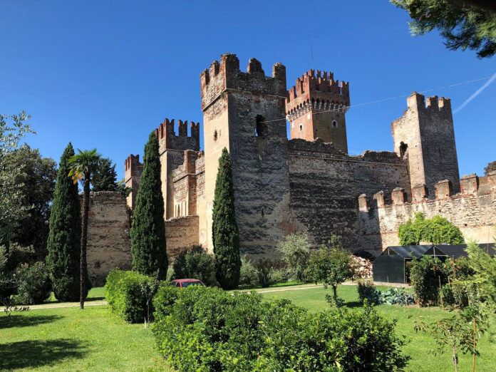 Castello-di-Lazise