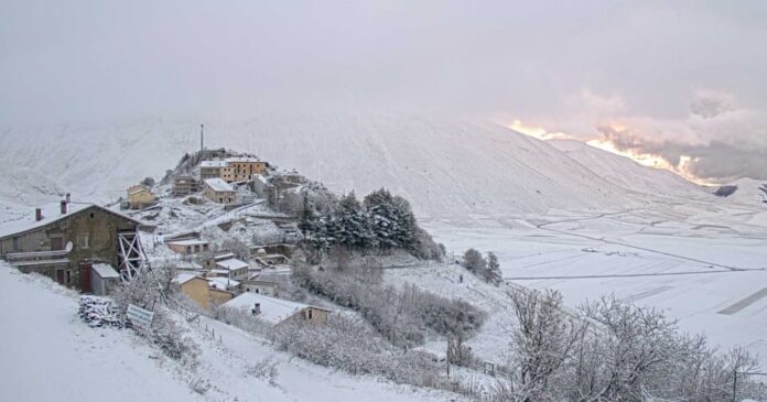 Castelluccio neve webcam