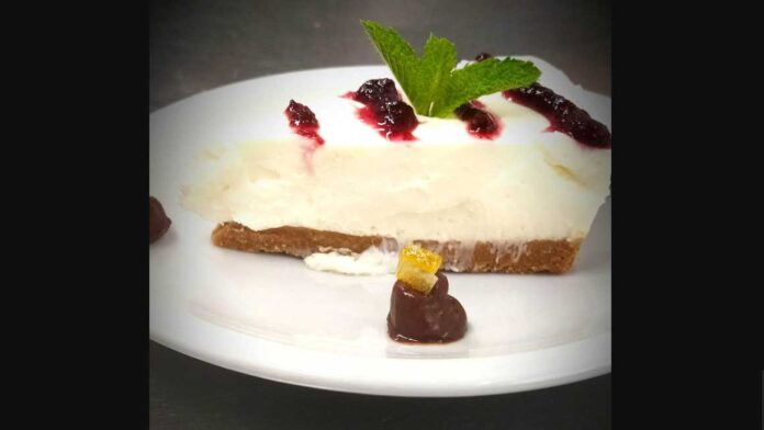 Cheesecake con marmellata di ciliegie fatta in casa